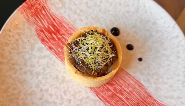 Dessert maison du chef au restaurant La Table de Gabriel à La Brède Dessert maison du chef au restaurant La Table de Gabriel à La Brède